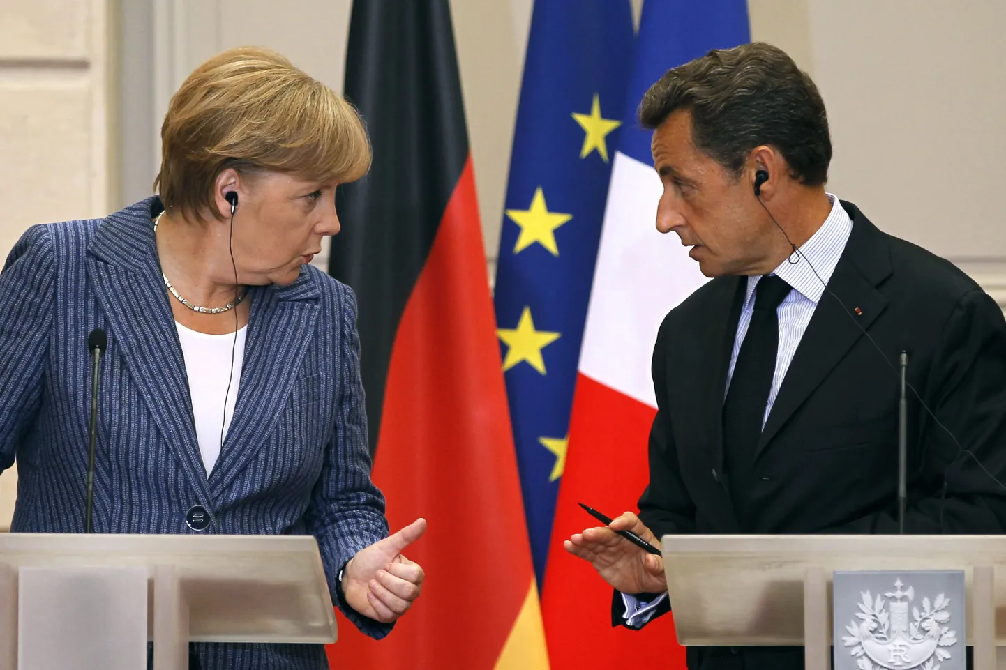 Prantsusmaa president Nicolas Sarkozy (paremal) ja Saksamaa liidukantsler Angela Merkel.