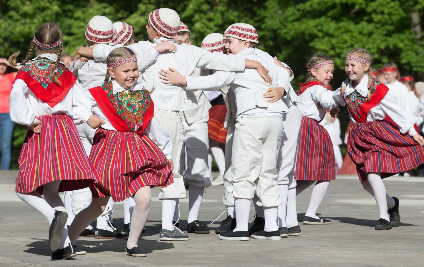 В последний раз Ида-Вирумааский праздник народного танца удалось провести в 2018 году на тойлаской певческой эстраде.