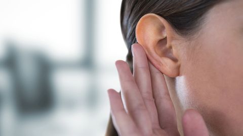 Kuulmise taastamist abivahenditega ei tasu häbeneda. Kuulmise taastamist abivahenditega ei tasu häbeneda.