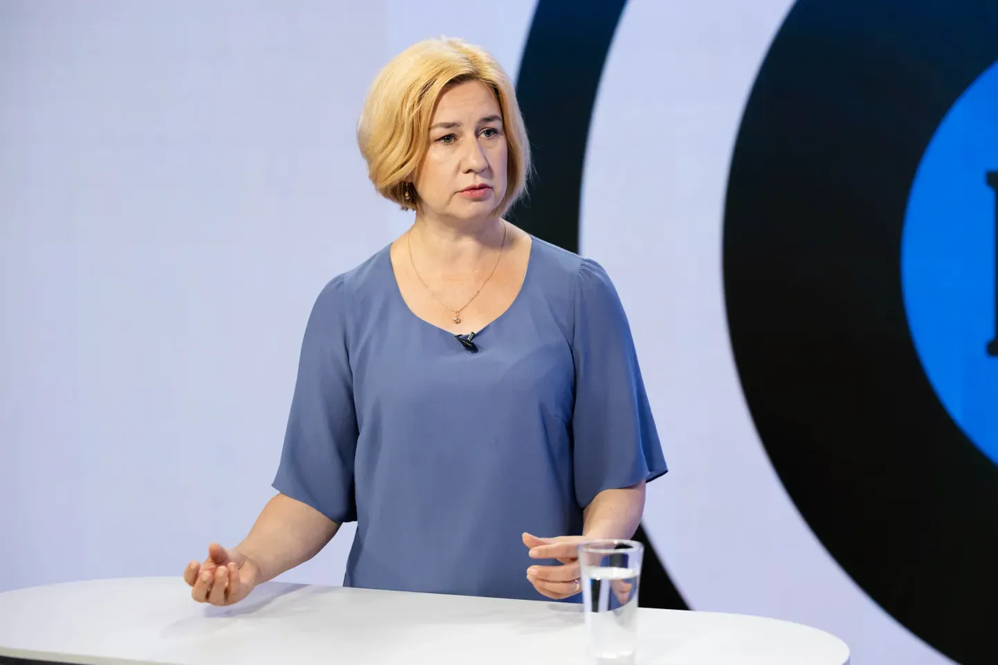 Лавли Перлинг.