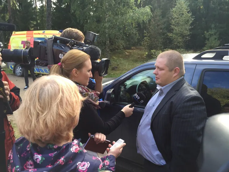 Edgari poeg Erki Savisaar Hundisilmal.