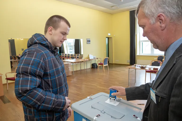 Мадис Пани голосует впервые в жизни.