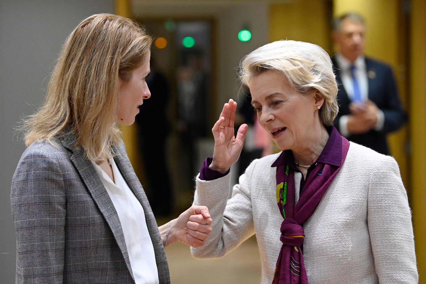Euroopa Komisjoni presidend Ursula von der Leyen ja Eesti peaminister Kaja Kallas mullu mais Brüsselis Euroopa Liidu tippkohtumisel.