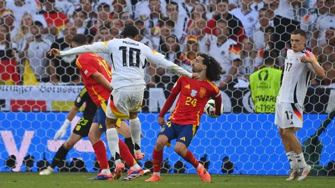 Suur küsimus: miks Saksamaa Taani vastu sai penalti, aga hispaanlase käega mängu puhul mitte?