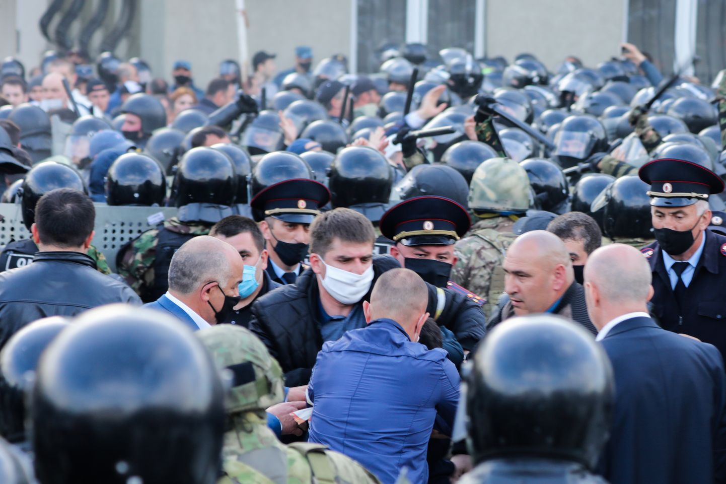Meeleavaldus Vladikavkazi justiitsministeeriumi ees Svobodnõi väljakul.