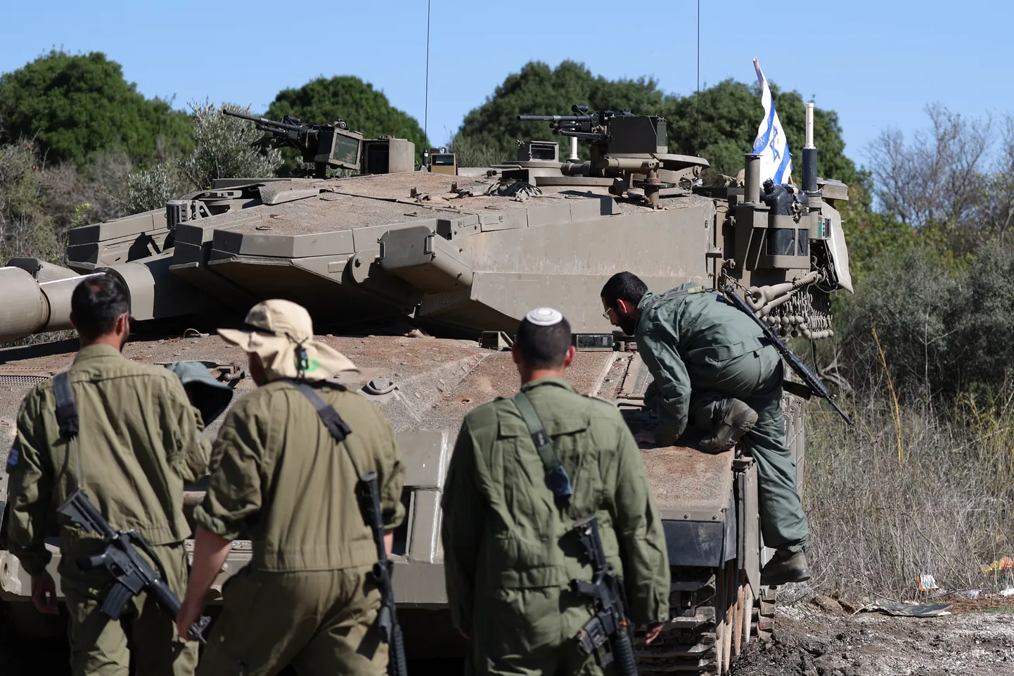 Iisraeli sõdurid  Iisraeli-Liibanoni piiril.