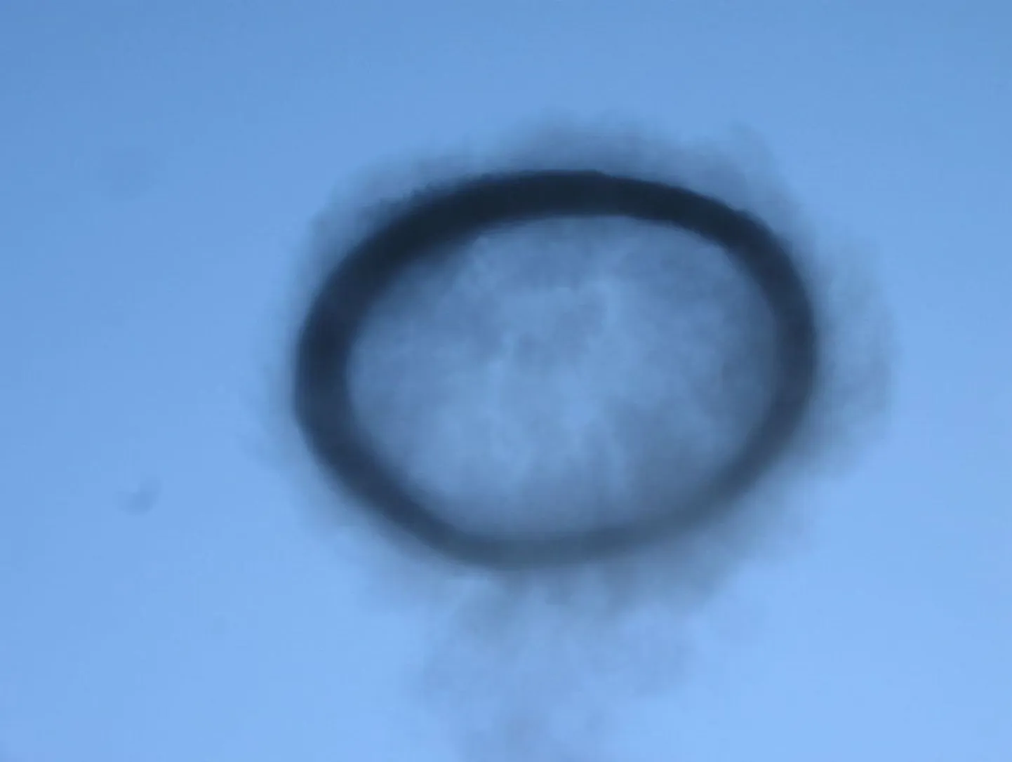 Tume ring taevas