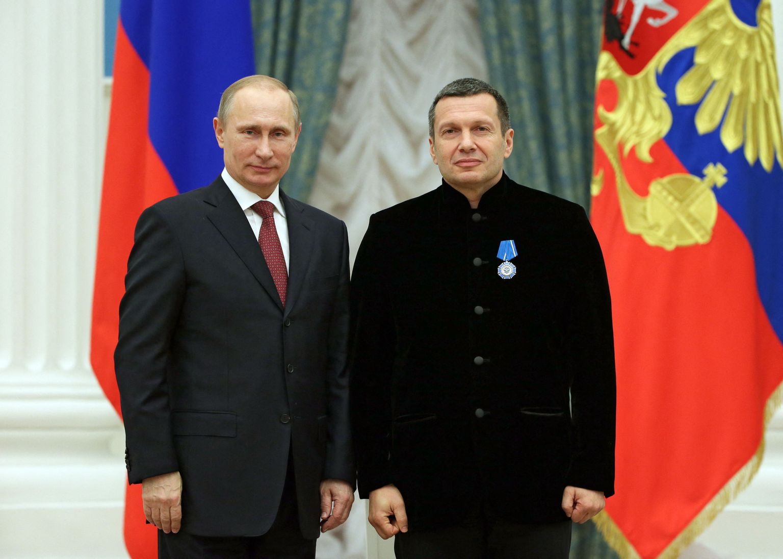 Venemaa president Vladimir Putin andis 25. detsembril 2013 telesaatejuhile Vladimir Solovjovile elutöö auhinna. Solovjov soovitas nüüd oma saates, et Venemaa peaks tungima Saksamaale