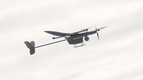 ВИДЕО ⟩ Что делать, если вы заметили дрон неподалеку?