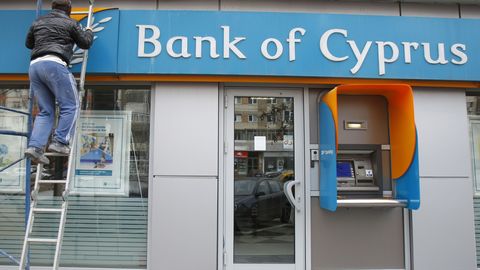 Кипрские банки закроют счета оффшорных компаний