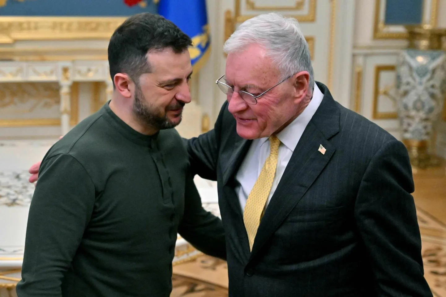 Ukraina president Volodõmõr Zelenskõi tervitab täna Kiievis USA erisaadikut Keith Kelloggit.