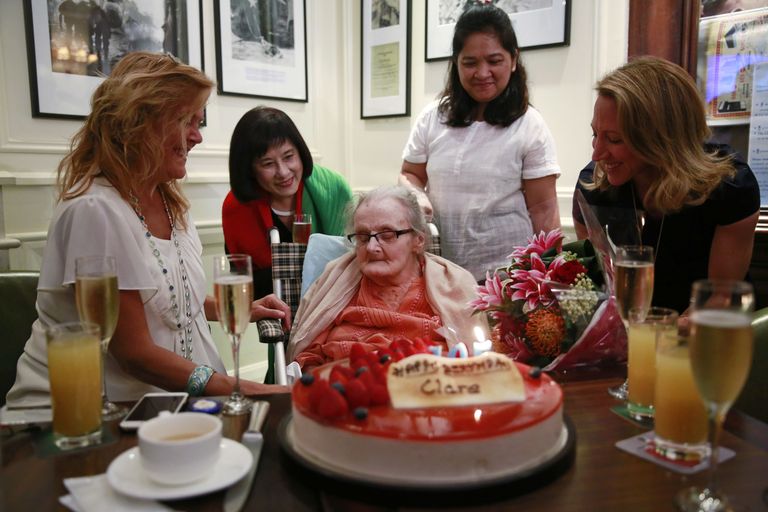 Clare Hollingworth oma 105. sünnipäeval 10. oktoobril 2016