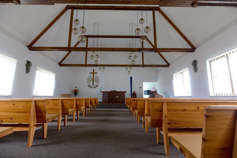Uusapostliku kiriku kogudus Mõisakülas.