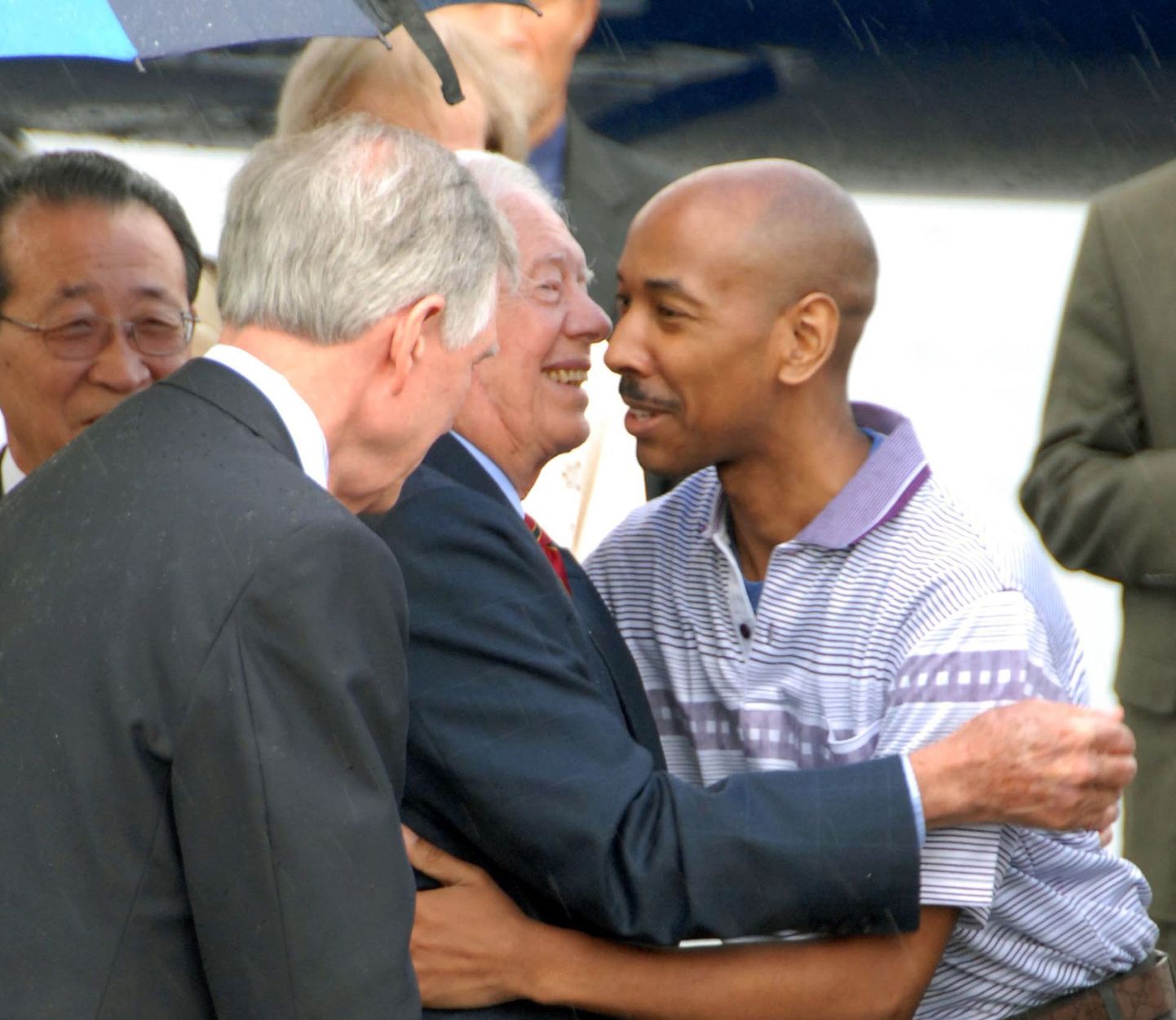 Jimmy Carter ja Aijalon Gomes kallistamas