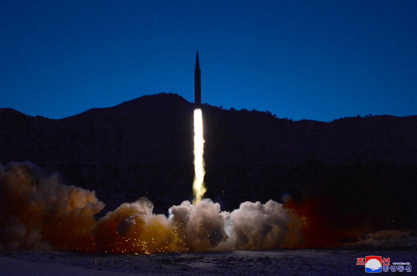 Põhja-Korea riigimeedias ilmunud kaader 11. jaanuari raketikatsetusest.