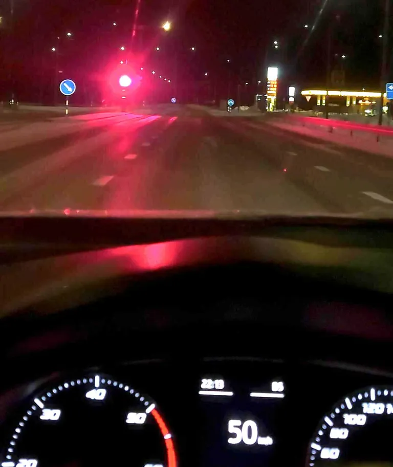 Kiiruskaamera sähvis Puhu ka nende liiklejate peale, kes kiiruspiirangust kinni pidasid.
