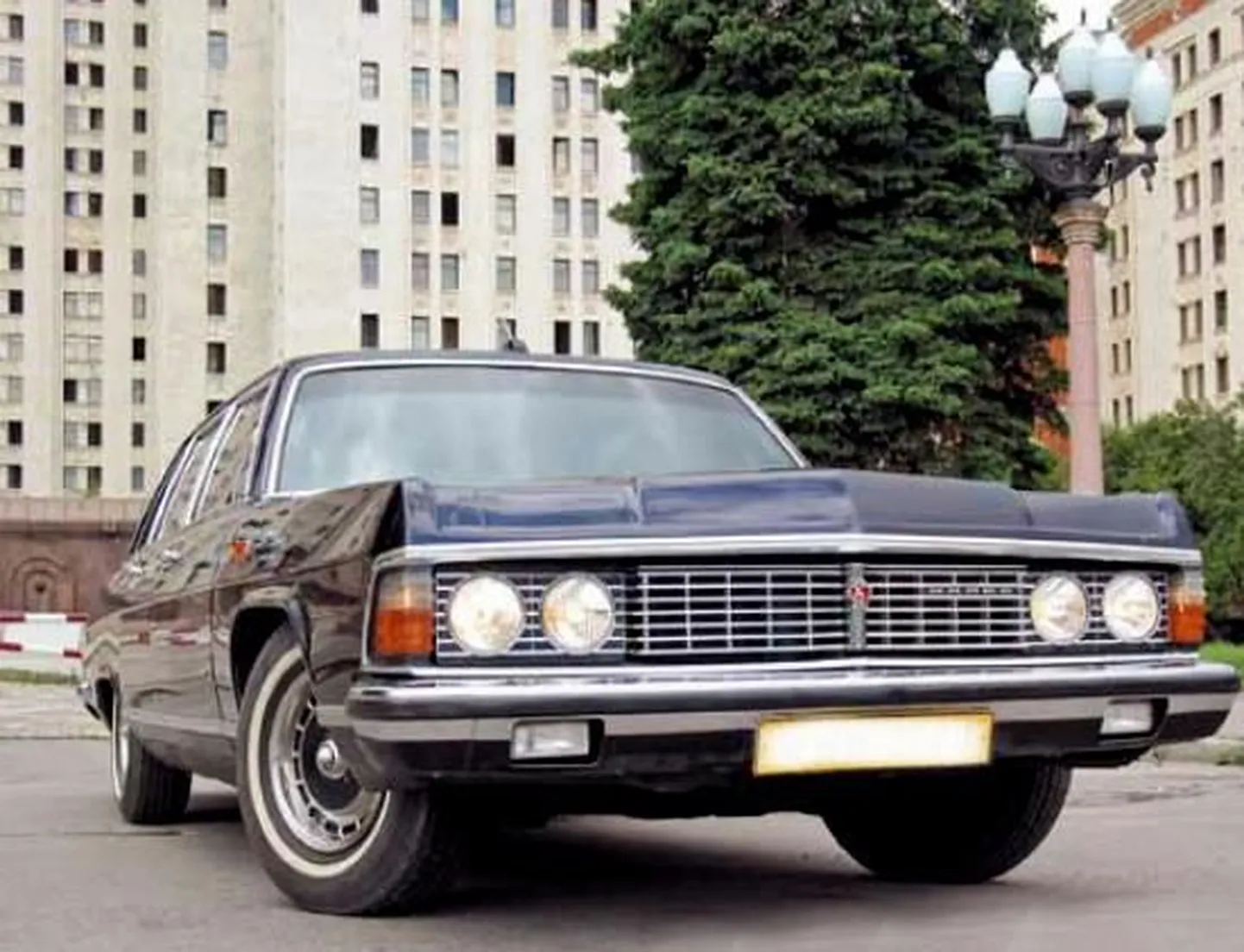 ГАЗ-14 «Чайка». Выпускалась с 1977 по 1988 годы