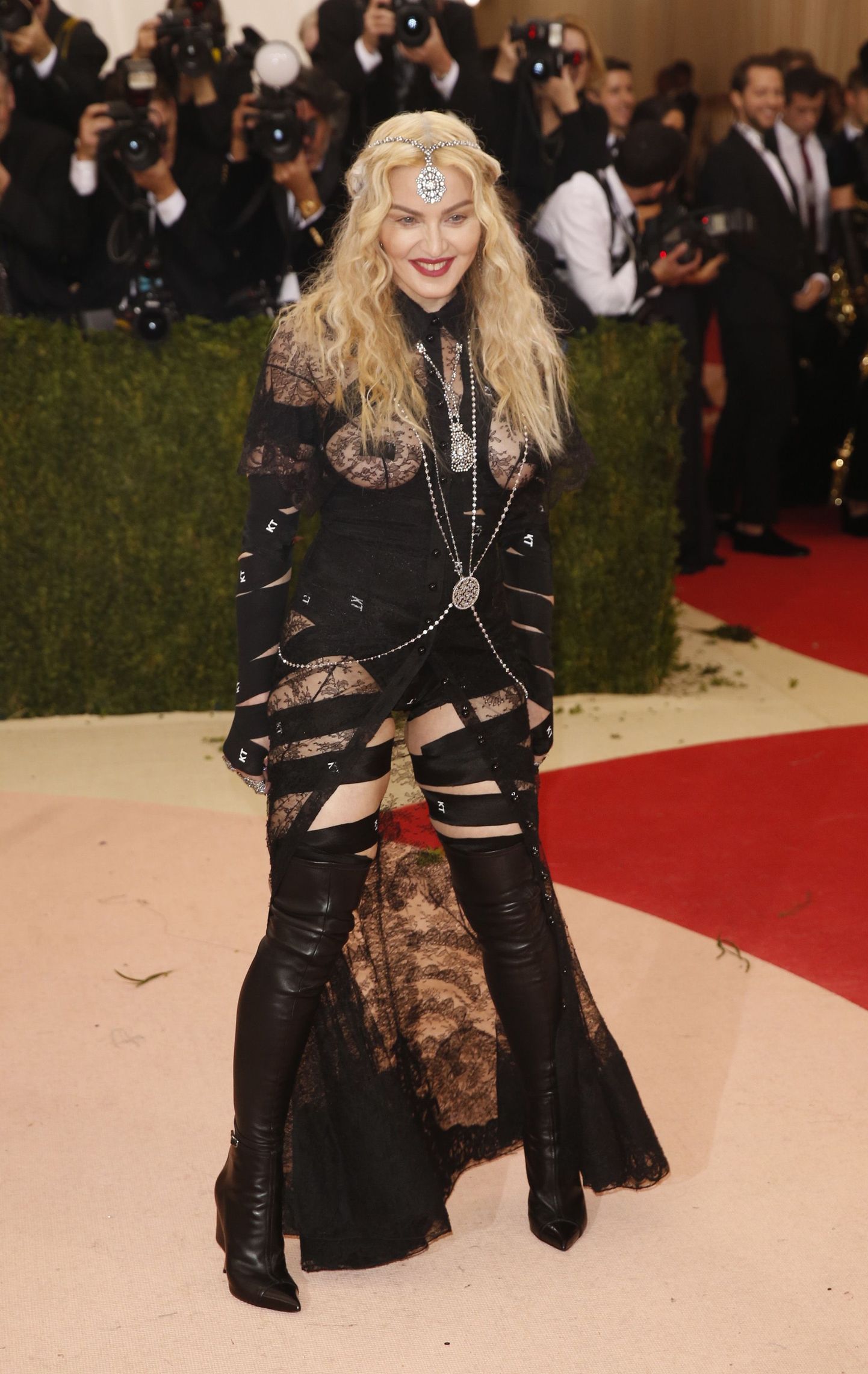 Singer Madonna arrives at the Metropolitan Museum of Art Costume Institute Gala (Met Gala) to celebrate the opening of "Manus x Machina: Fashion in an Age of Technology" in the Manhattan borough of New York, U.S. May 2, 2016.  REUTERS/Lucas Jackson