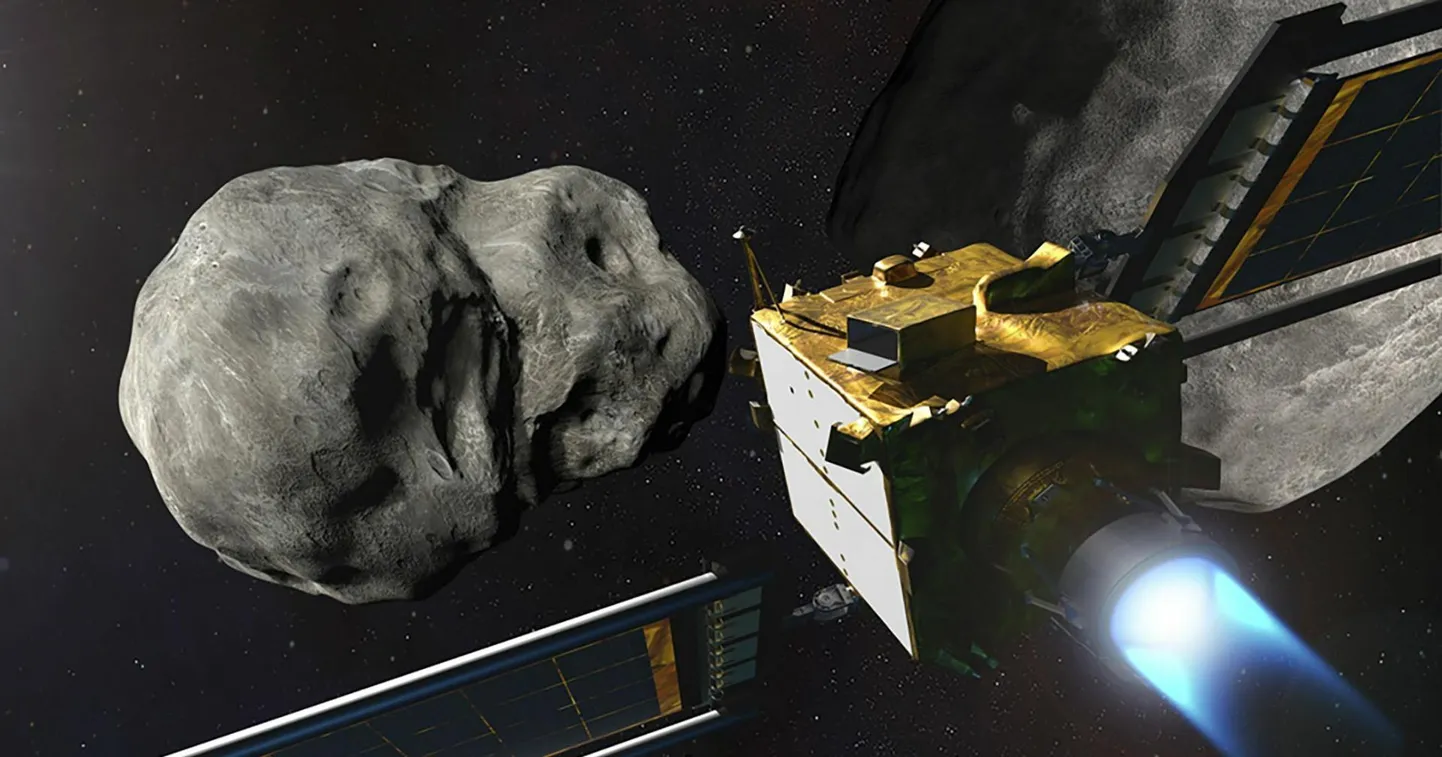 Kunstniku nägemus kosmoselaevast DART ja Itaalia kuupsatelliidist LICIACube hetk enne kokkupõrget. Katse aitab tulevikus Maad paremini kaitsta planeeti tabavate suurte asteroidide eest.