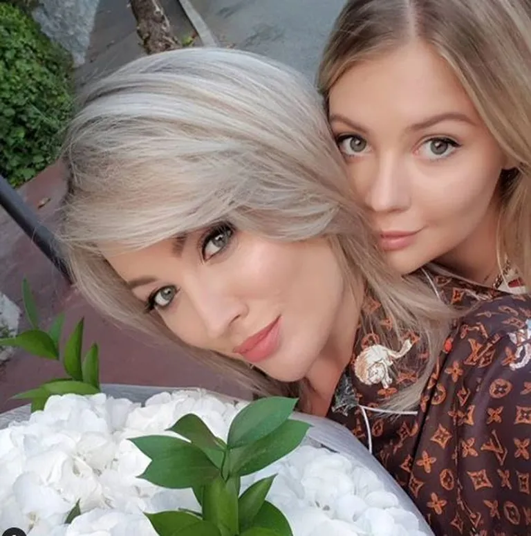 Жена Стаса Михайлова Инна со старшей дочерью