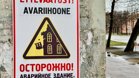 Avariiline hoone ühes Eesti linnas võib jalakäija tappa, aga keegi ei tee midagi