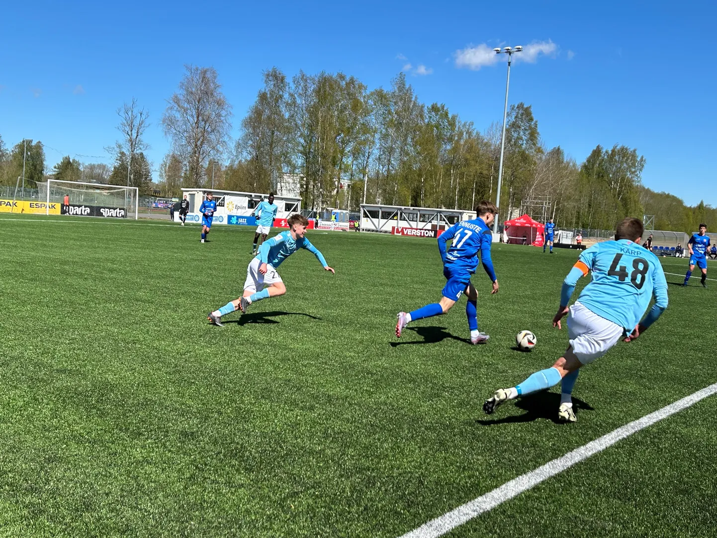 Paide linnameeskond U21 (sinivalges).