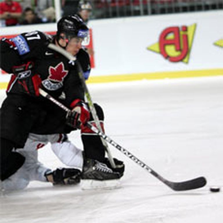 Kanādas izlases uzlēcošā zvaigzne Sidnijs Krosbijs ar septiņiem punktiem (4+3) ir čempionāta rezultatīvākais hokejists. 