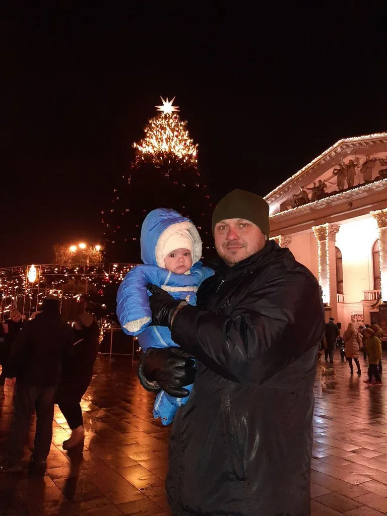 Новогодняя елка в Мариуполе была одной из самых красивых в Украине.