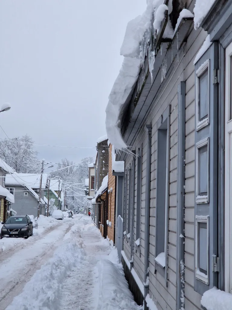Lumised katused Pärnu kesklinnas.