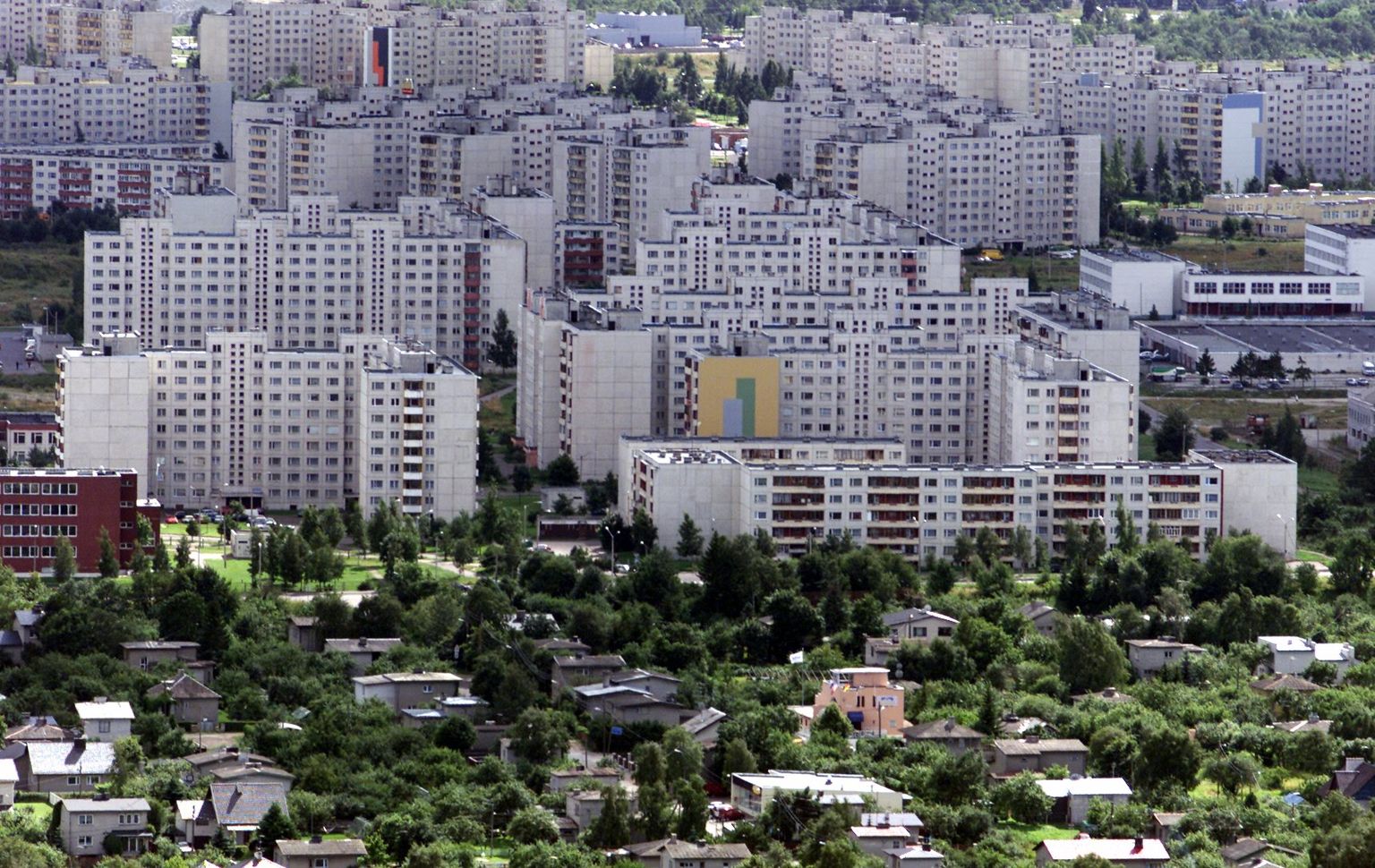 Вид на Ласнамяэ с телебашни.