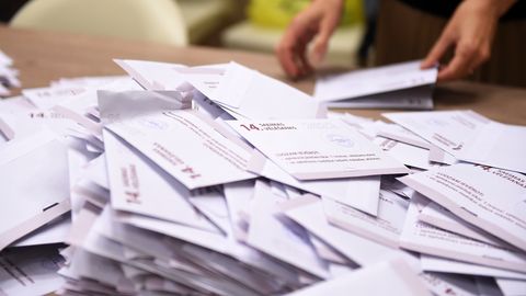 Izsludinātas likuma izmaiņas par balsu manuālu skaitīšanu Saeimas vēlēšanās