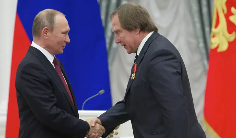 Владимир Путин и Сергей Ролдугин в 2016 году