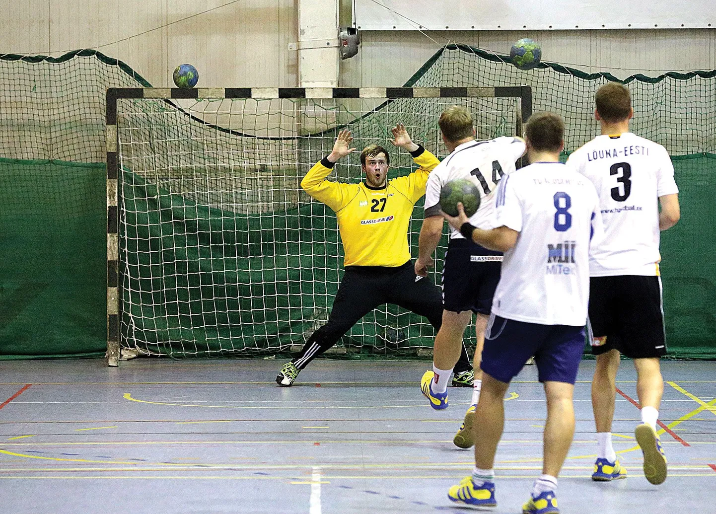Üleeile õhtul treenisid Tartu Ülikool / Paint­house’i käsipallurid Tartu ülikooli spordihoones.