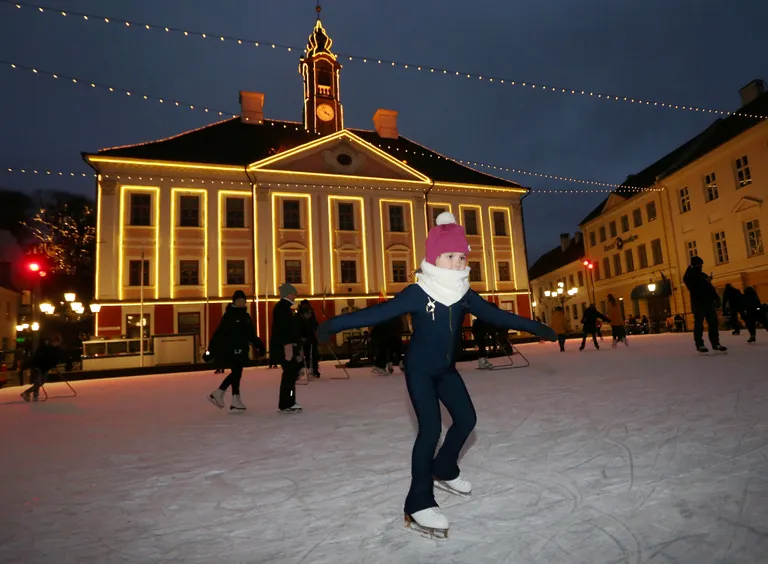 Tartu Raekoja platsi liuväli.