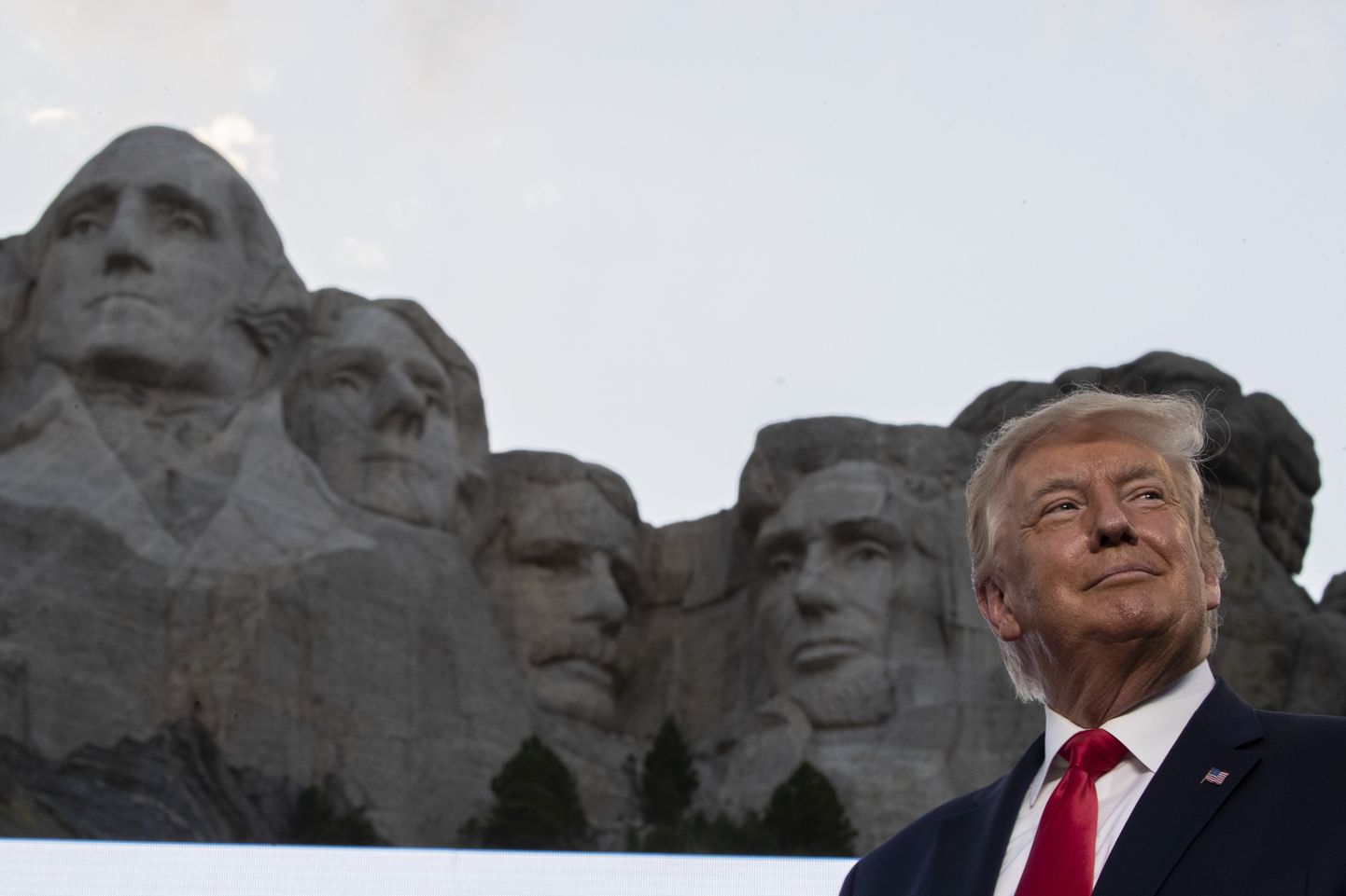 President Donald Trump Rushmore'i mäel iseseisvuspäeva eel.