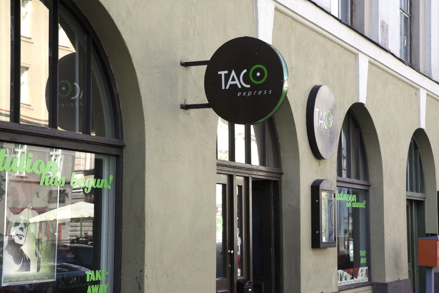 Restoran Taco Express Tallinnas Vabaduse platsi lähedal.