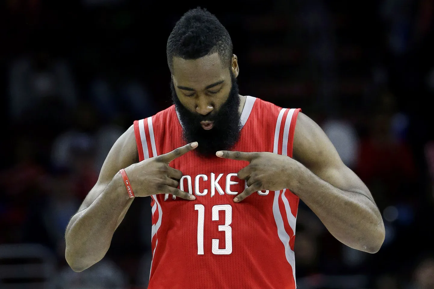 Houston Rocketsi mängija James Harden tähistab järjekordset tabavat kaugviset.