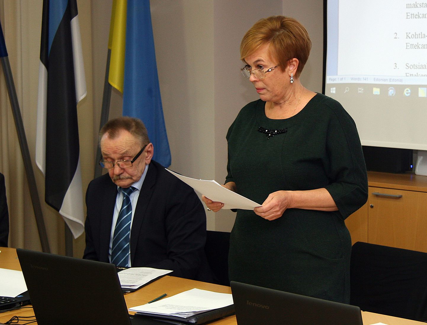 Kohtla-Järve linnavolikogu esimehel Riina Ivanoval säilis 4320 euro suurune ametipalk.