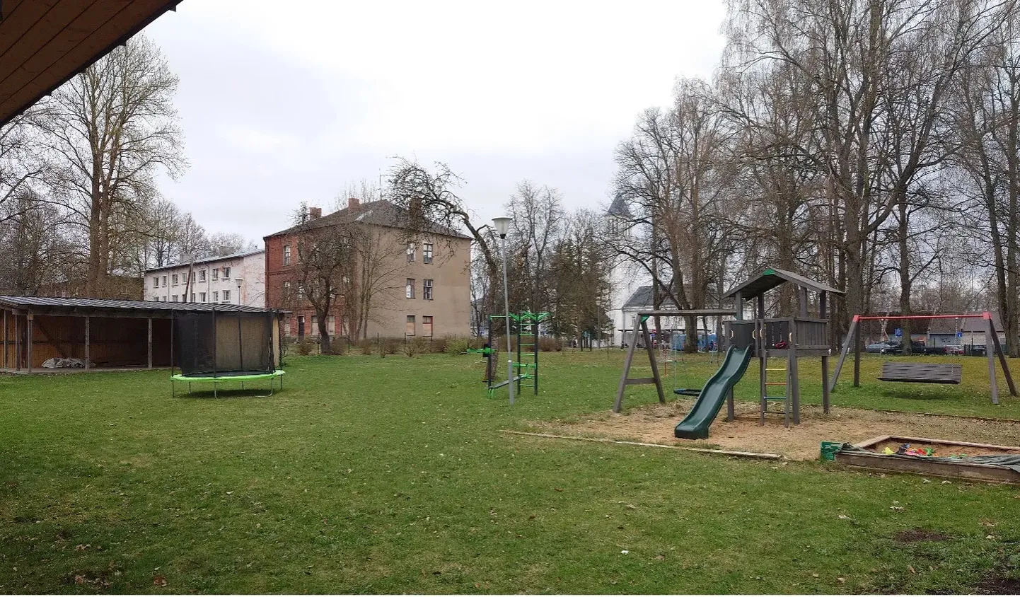 Kurepesa perekeskuse õueala on tühjavõitu, aga nii ei pea see jääma.