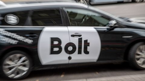 «Lõpuks pean mina juurde maksma!» Bolt takso kliente nörritab taksojuhtide käitumine