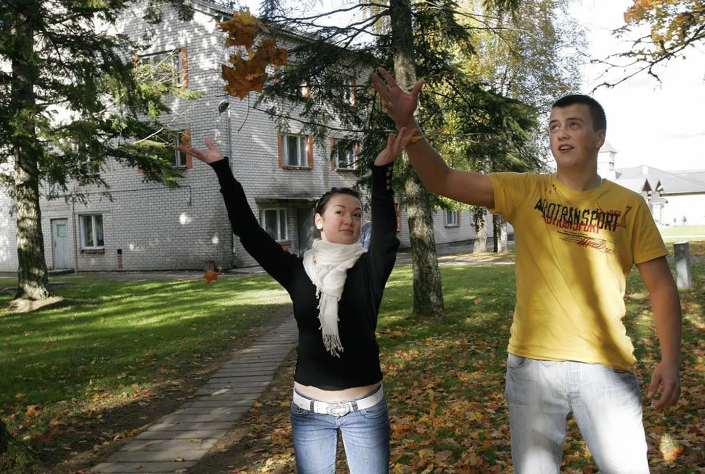 Kevadel ametikooli lõpetav Reimo Heinla on praeguse õpilaskoduga rahul, aga Polina Mägi, kes õpib alles teisel kursusel, ootab uue maja valmimist pikisilmi.