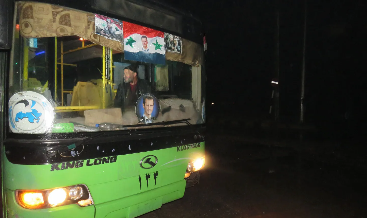 Üks bussidest, mis pidi Aleppost tsiviilelanikke ja mässulisi ära transportima