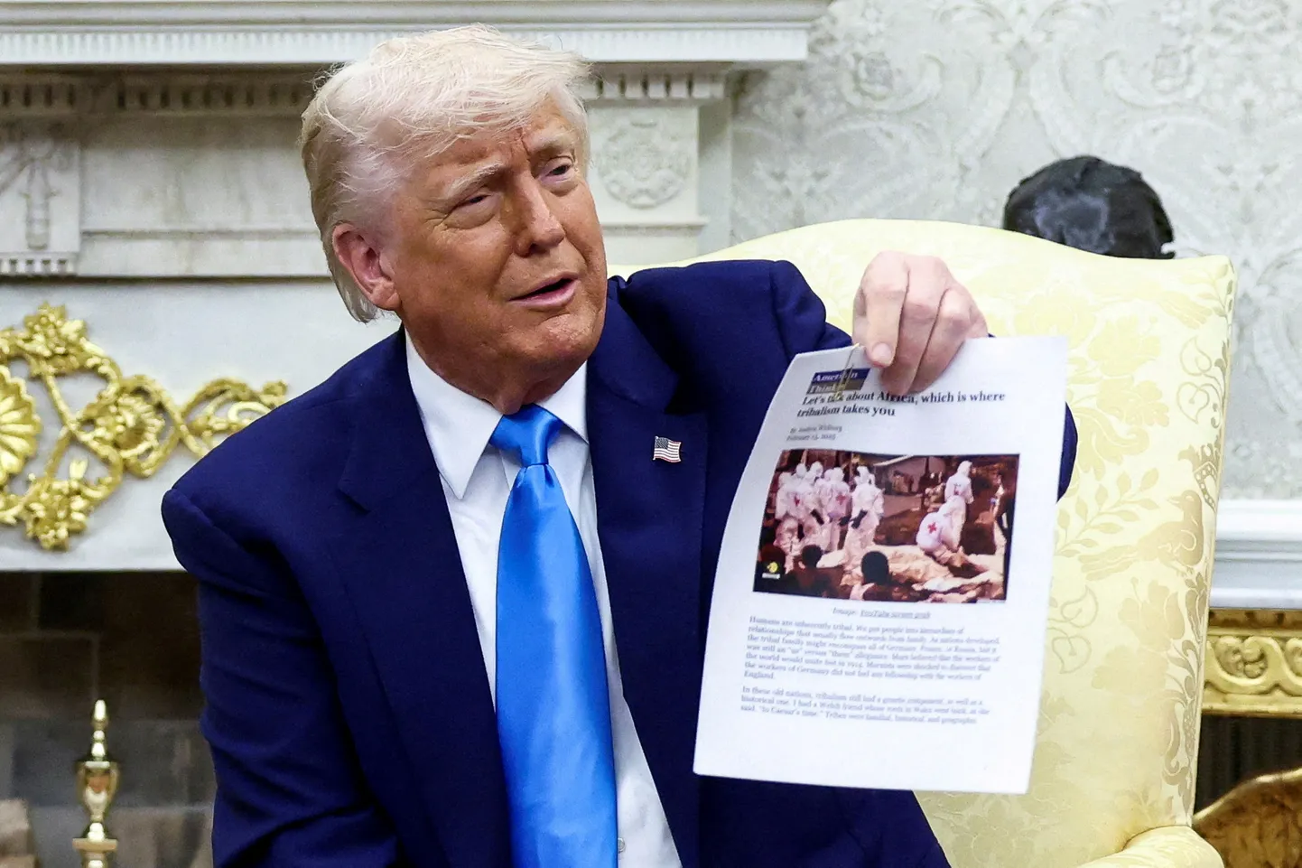 Ameerika Ühendriikide president Donald Trump näitas koopiat artiklist, tõestamaks alusetuid väiteid valgete lõuna-aafriklaste genotsiidist – tegelikult rääkis artikkel aga Kongo Demokraatlikus Vabariigis toimuvast.