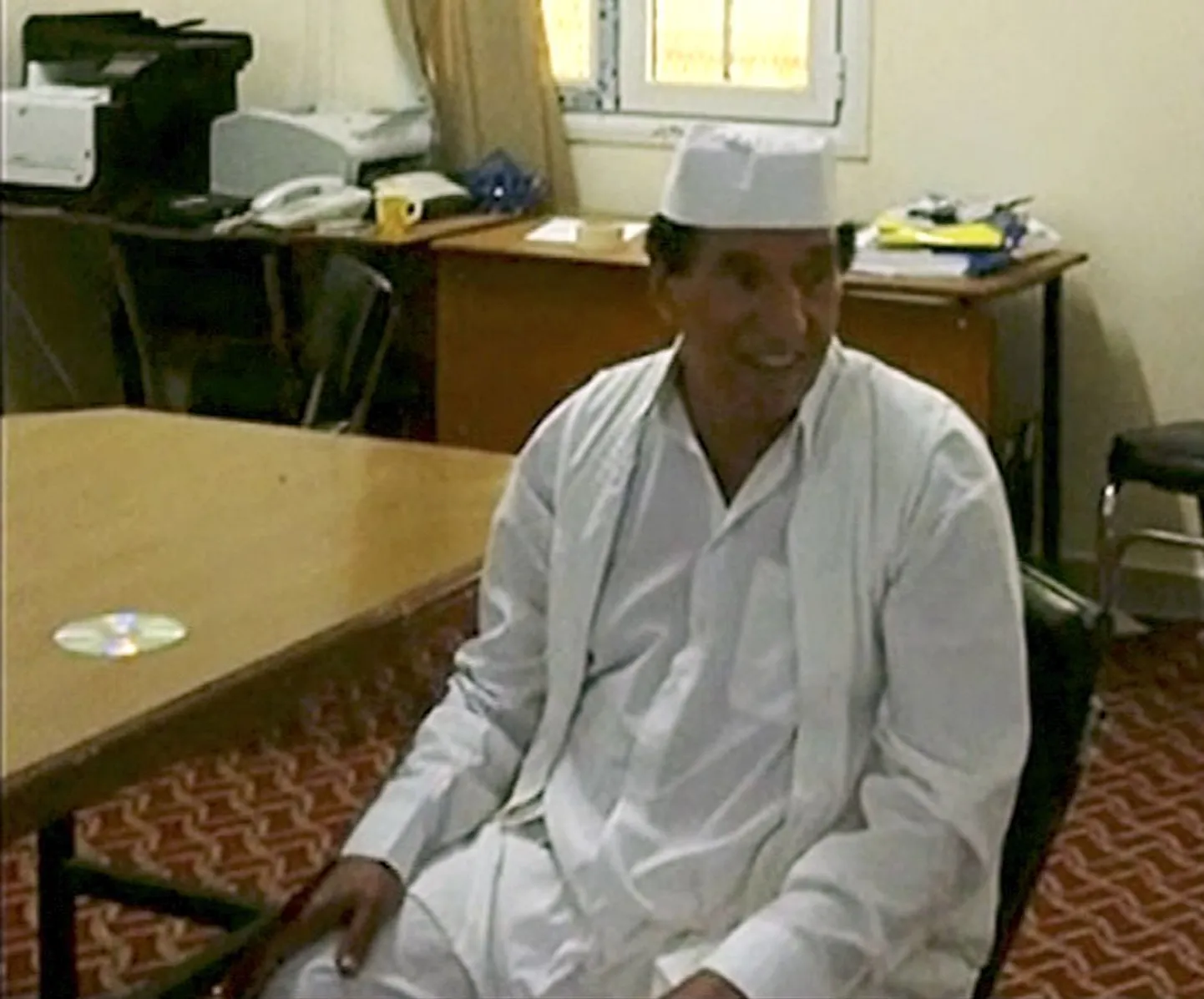 Muammar al-Gaddafi kunagine nn parem käsi Abdessalam Jalloud.