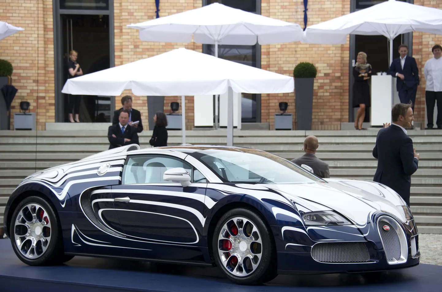 Bugatti Veyron.