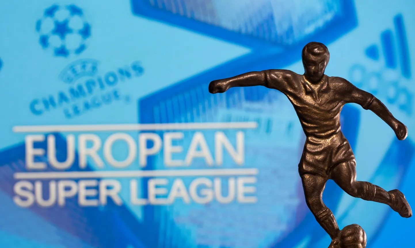 Euroopa Superliiga varjub nüüd agentuuri A22 taha, kuid kuluaarides tõmbavad ikka niite Madridi Real, Barcelona ja Torino Juventus. Sama trio oli Superliiga käimalükkajaks 2021. aastal.