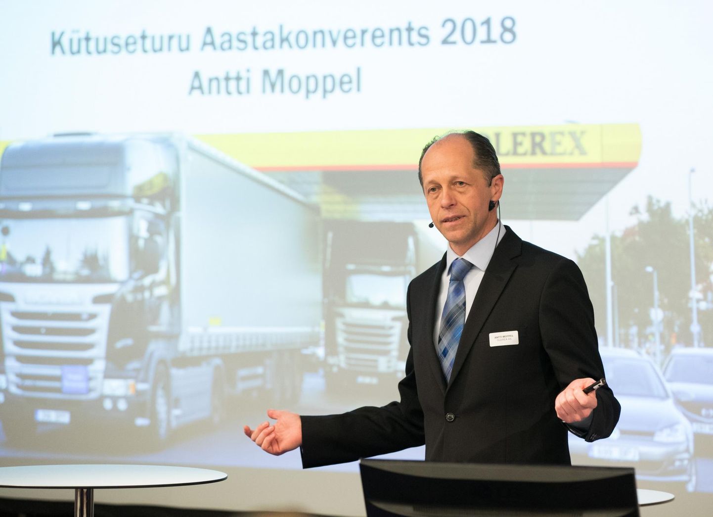 Antti Moppel esinemas kütusekonverentsil.
