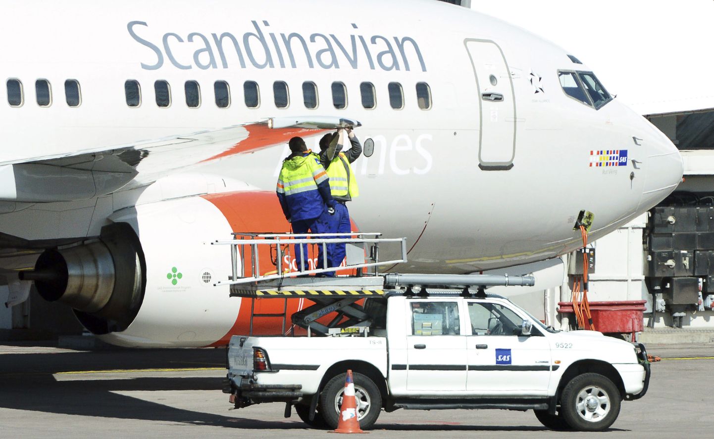 Rootsis said kaks SASi Boeing 737 lennukit pikselöögi