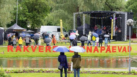Kreisilaat tõi Rakvere linnapäevadele laadamelu vaatamata vihmale