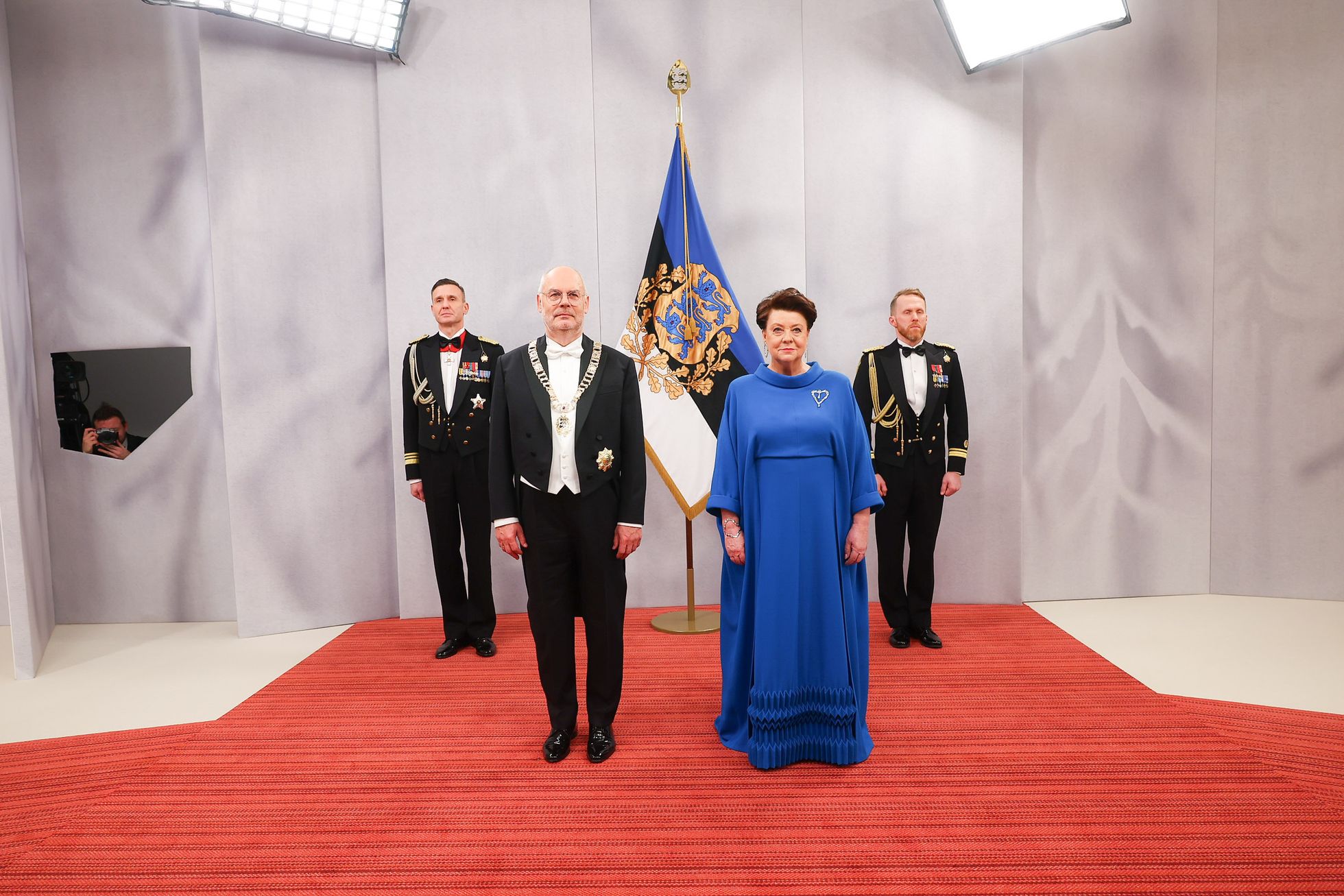 President Alar Karis ja proua Sirje Karis poseerimas paraadpildi jaoks. 